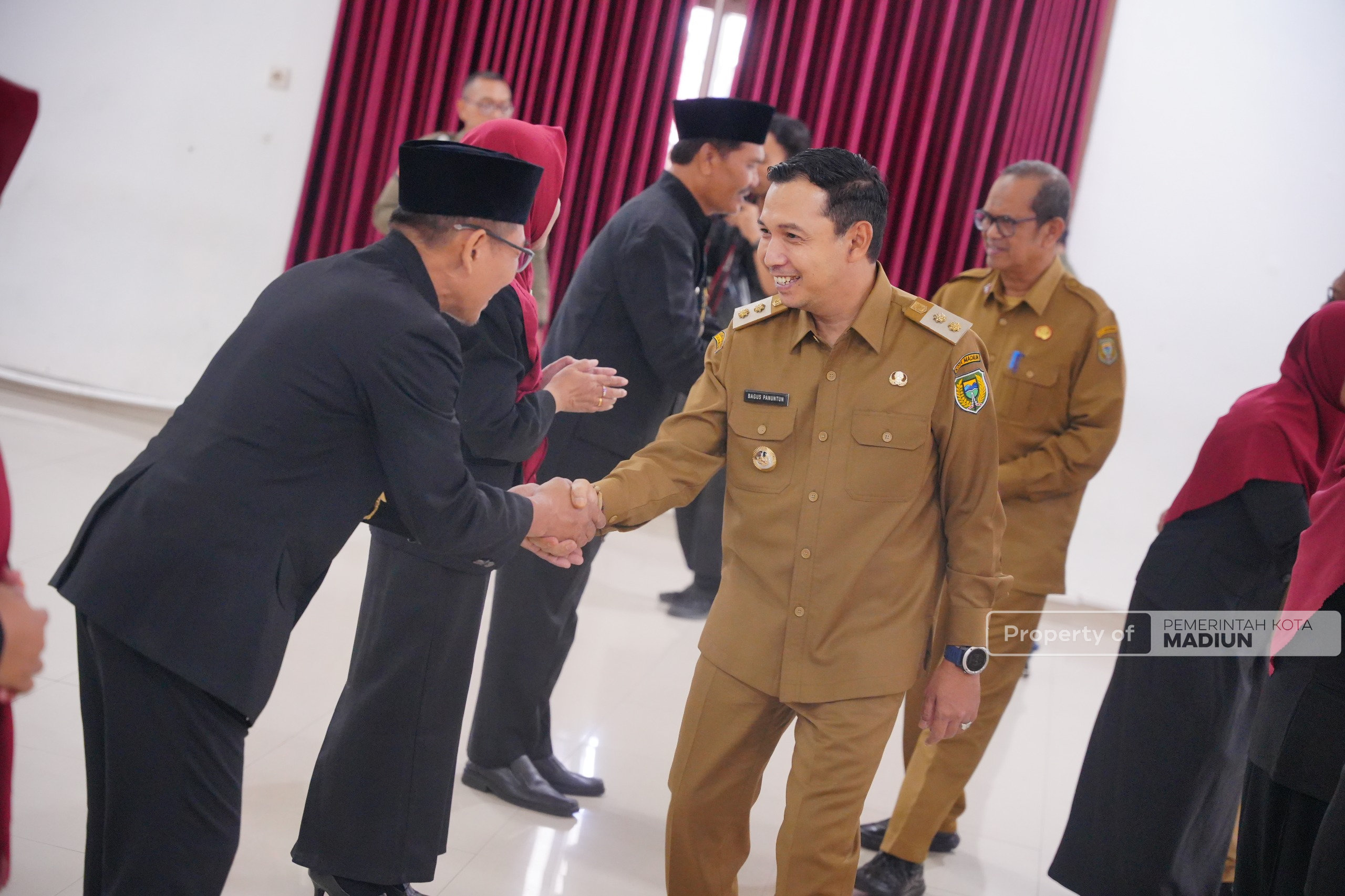 Resmi Lantik Kepala Sekolah, Plt Wali Kota Madiun Tekankan Integritas dan Penguatan Mutu Pendidikan