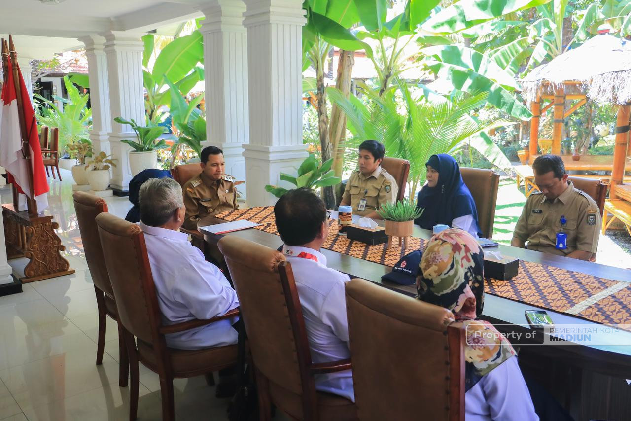 Plt Wali Kota Madiun Terima Audiensi PMI, Bahas Pembangunan Gedung dan Penguatan Layanan UDD