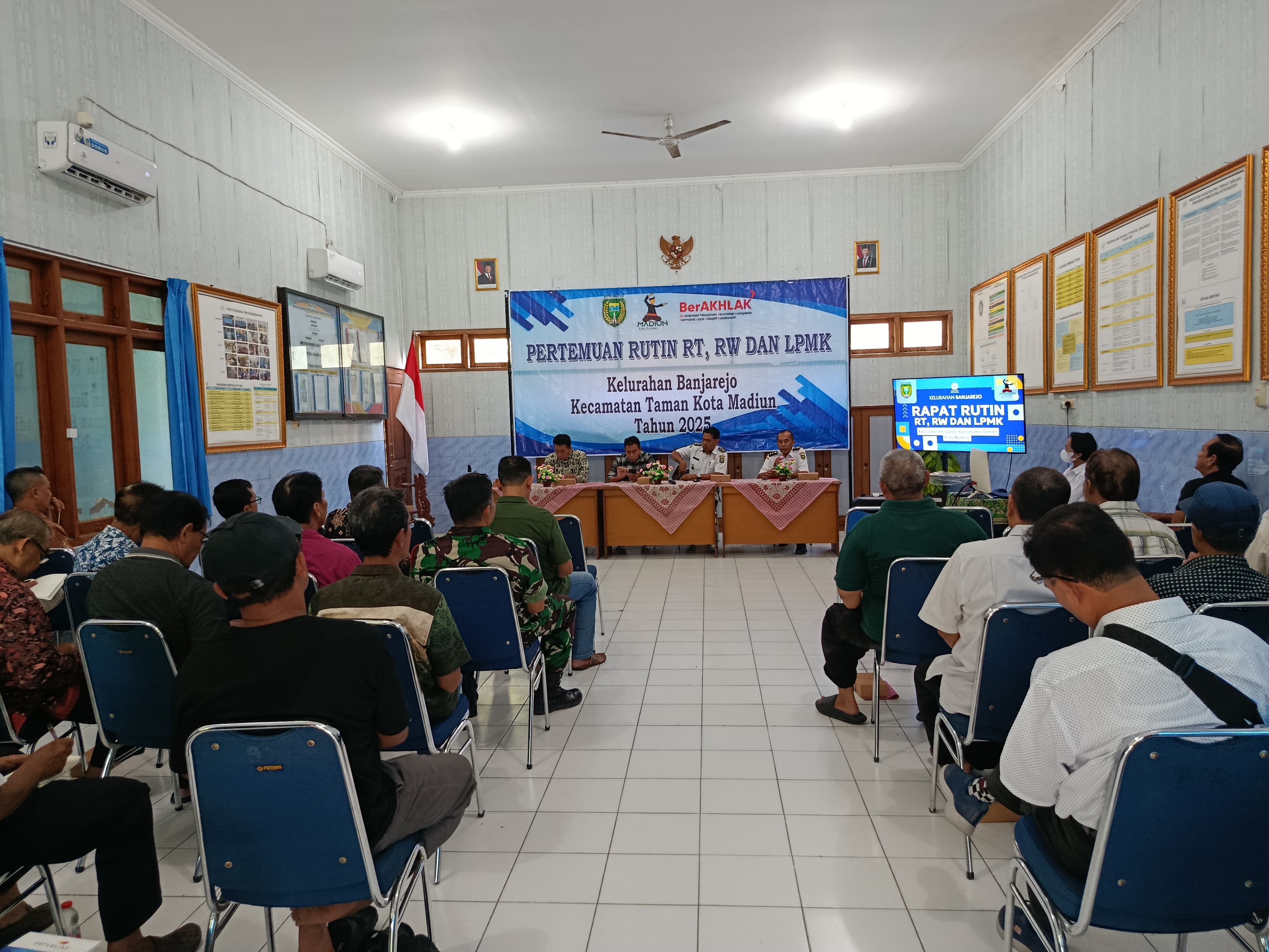 Pertemuan Rutin RT, RW, dan LPMK Kelurahan Banjarejo Bahas Persiapan Program Rehabilitasi Saluran Lingkungan